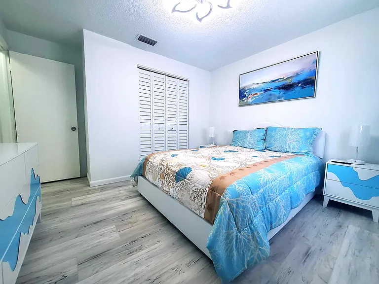 2nd bedroom