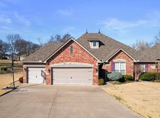 4967 Lighthouse Springs Dr, Grove, OK 74344