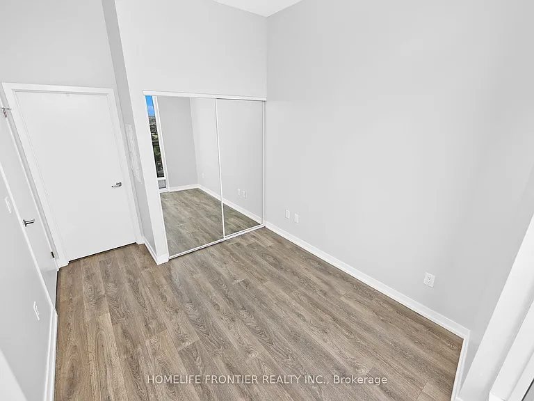 2520 Eglinton Ave W #1918 — Photo 11