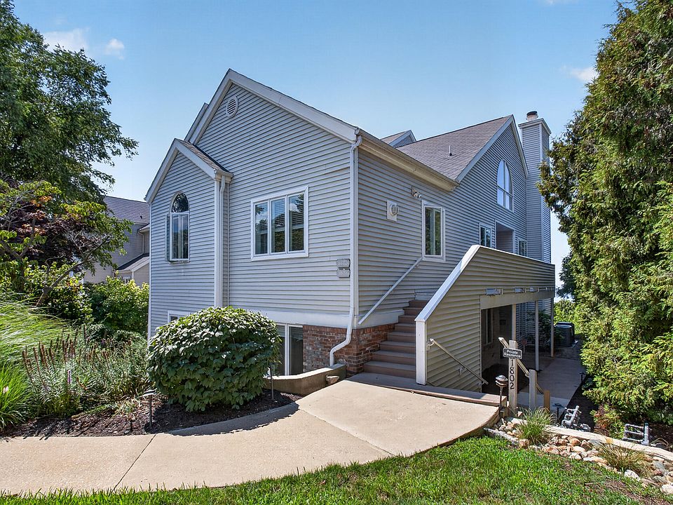 1st image of 1802 Lakeshore Dr #6
