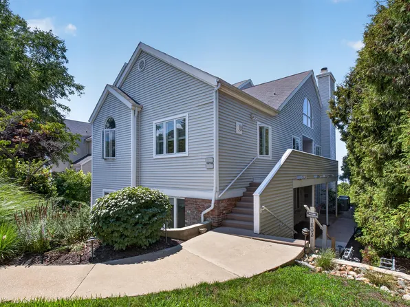 1802 Lakeshore Dr #6, Saint Joseph, MI 49085