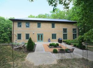 18 W 5th St, Parkville, MO 64152