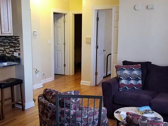 5th image of 2403 N Hamlin Ave #2