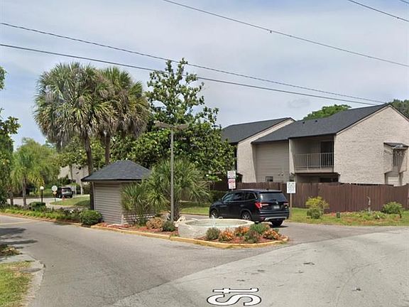 2nd image of 3904 Coronation Ct #402