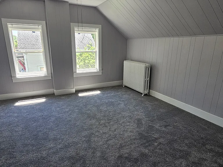 110 2nd Ave SE — Photo 3