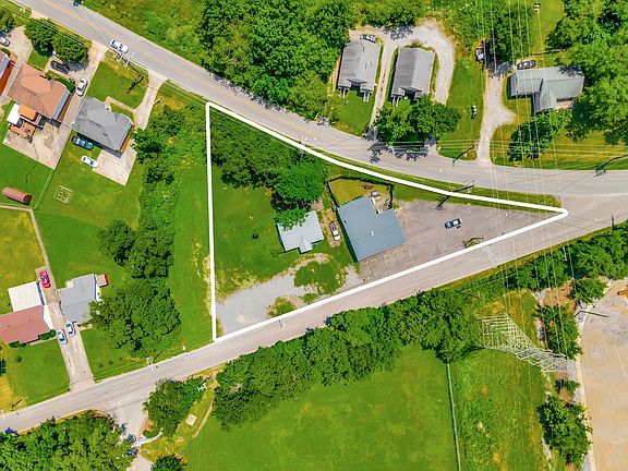 4th image of 2700 Tucker Rd