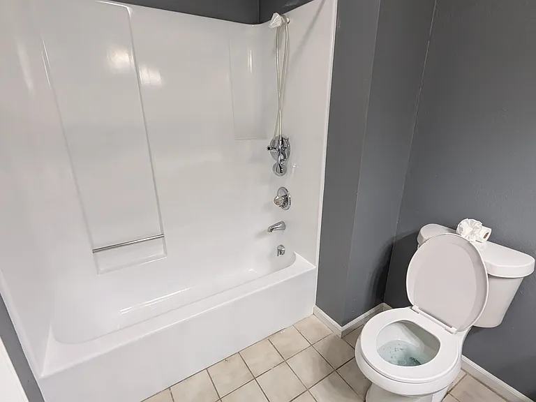 1605 Teresa Cir — Photo 23