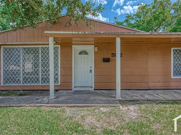 5962 Willow Glen Dr, Houston, TX 77033