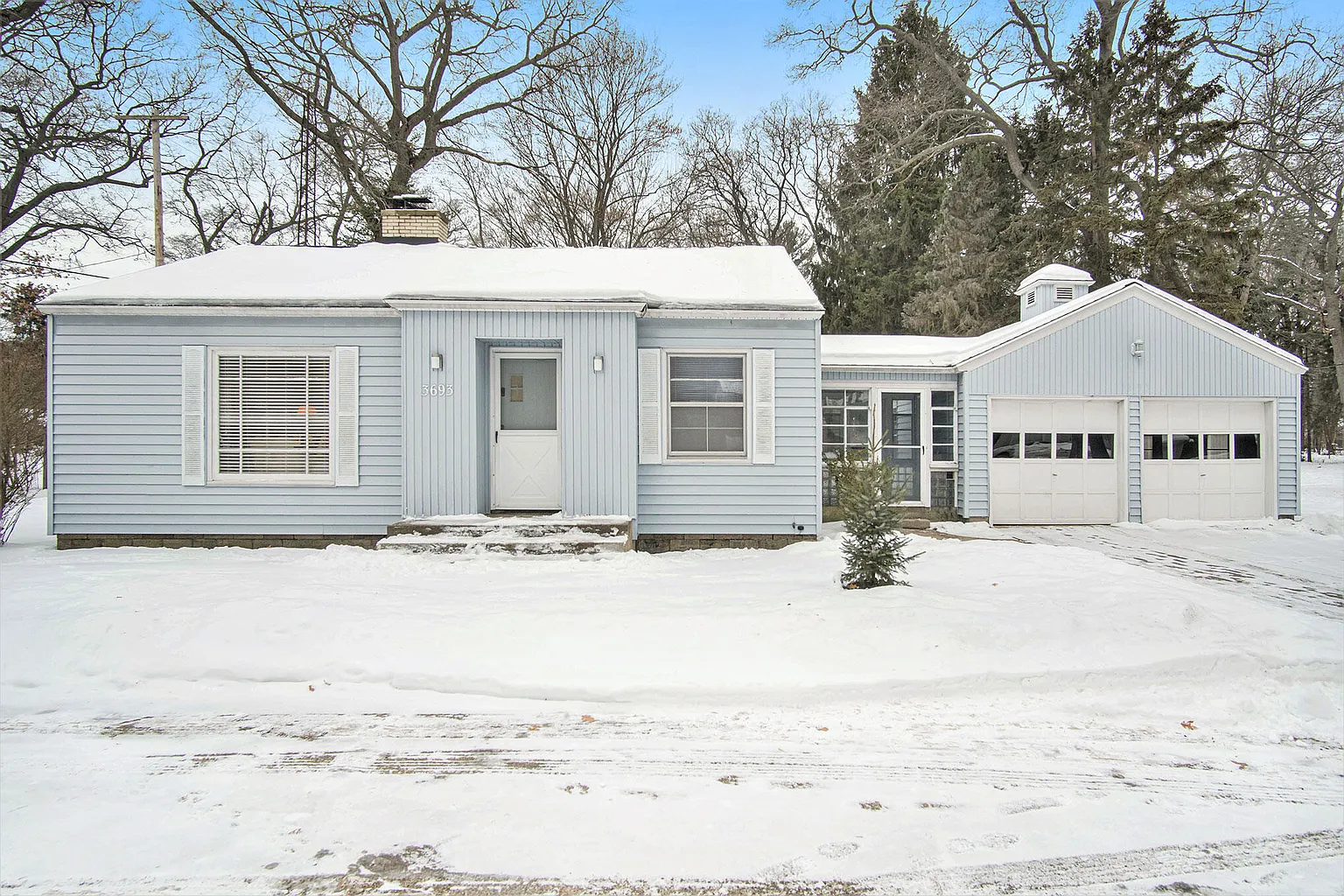 3693 Lake Harbor Rd photo 1