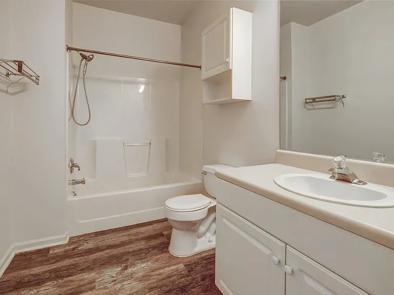Webster Green Apartment Homes — Photo 15