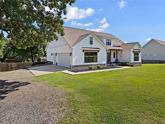 5th image of 2078 Morgan Rd