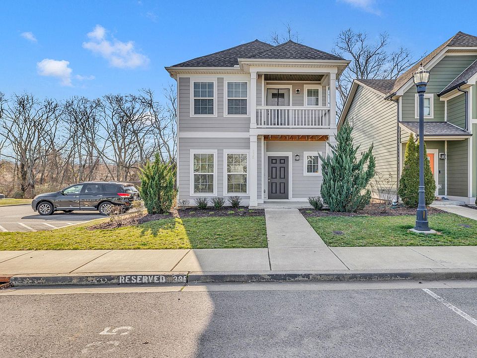 Welcome to 335 Lakeside Park Dr!