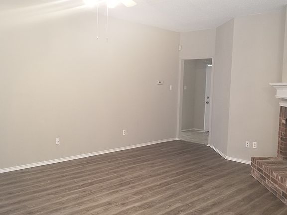 2nd image of 5927 Stone Meadow Ct