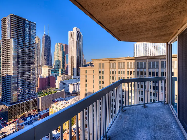 550 N State St #3209 — Photo 5