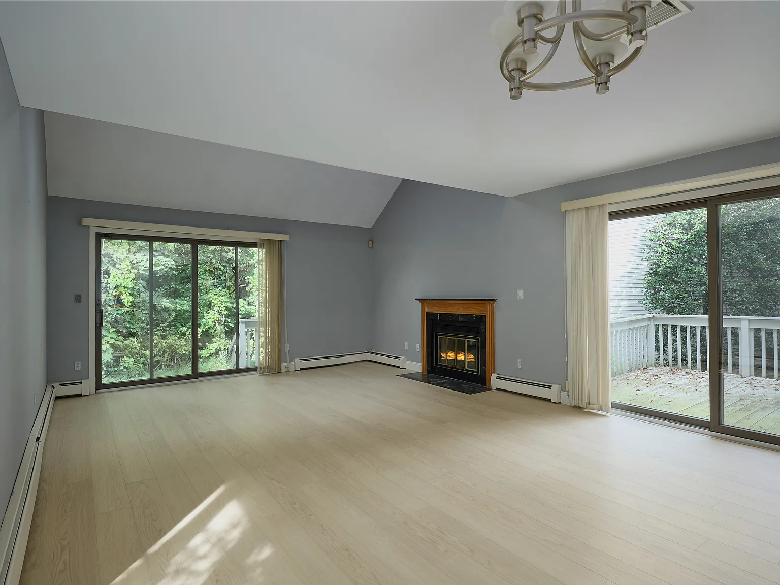 3 bed, 2.5 bath, 2020 sqft, $6,250 — Photo 4