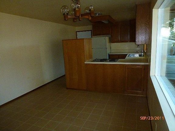 2nd image of 1681 NE 9th Ave
