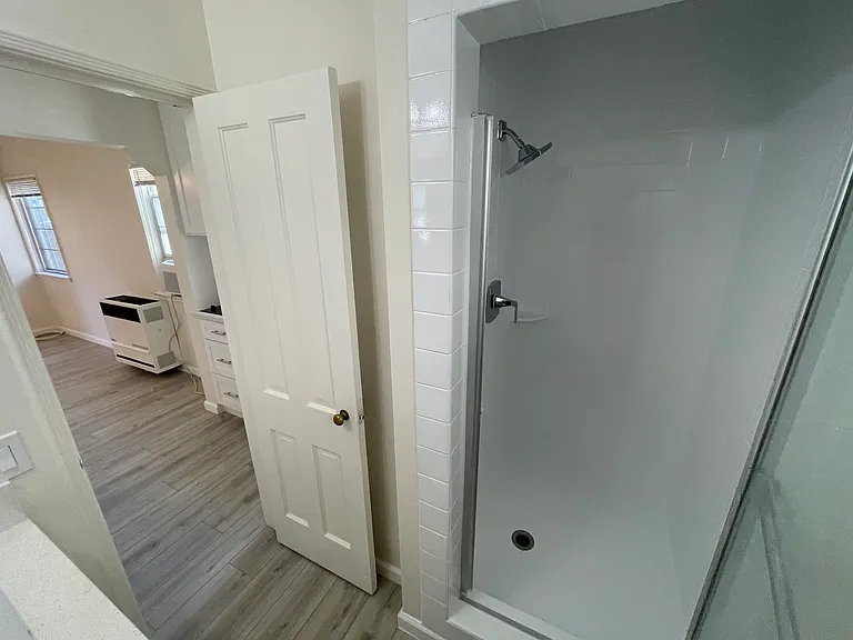 429 N Doheny Dr #D1 — Photo 7