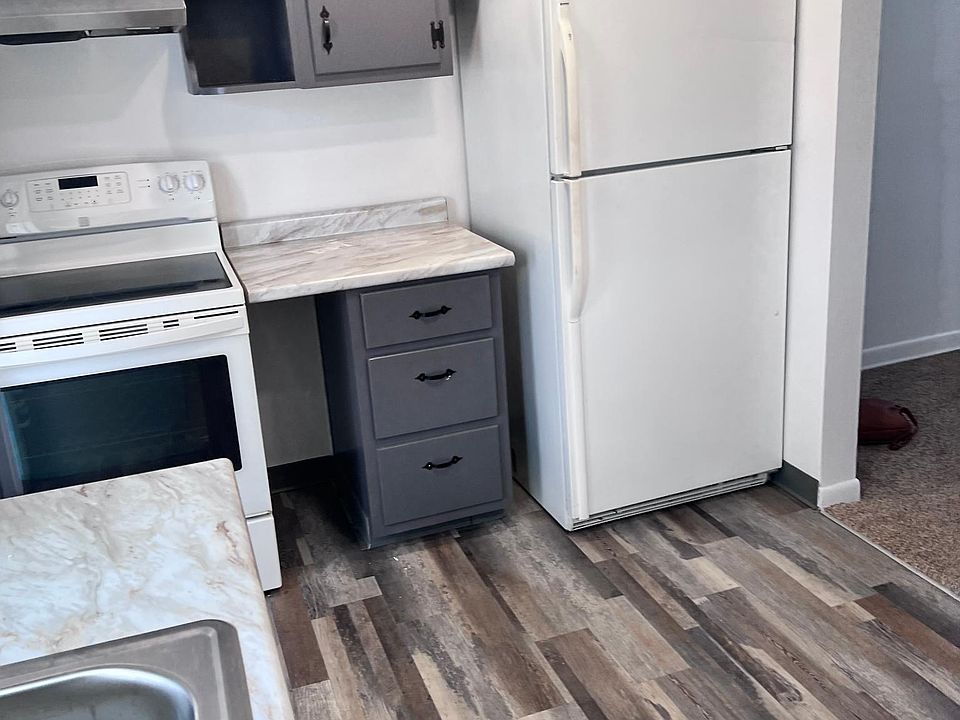 1st image of 166 Crest Dr #166