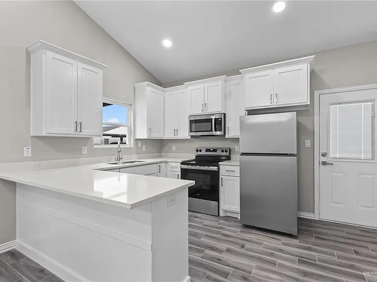2605 Woodpecker St #4 — Photo 6