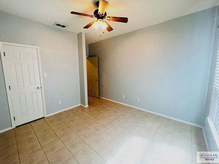 2822 Regency — Photo 5