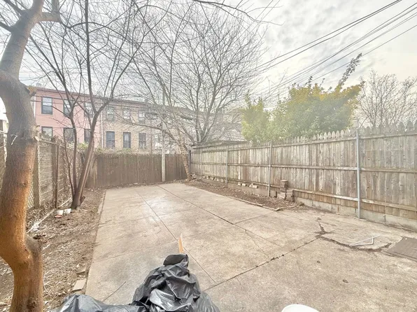 626 Willoughby Avenue image 1 of 10