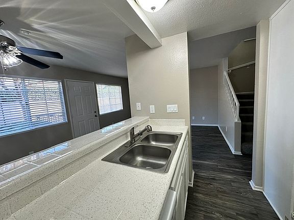 4th image of 764 W Phillips St APT 11