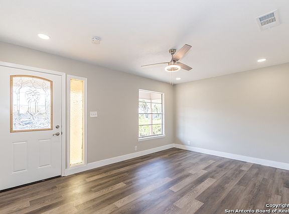4th image of 3643 Tuscany Dr