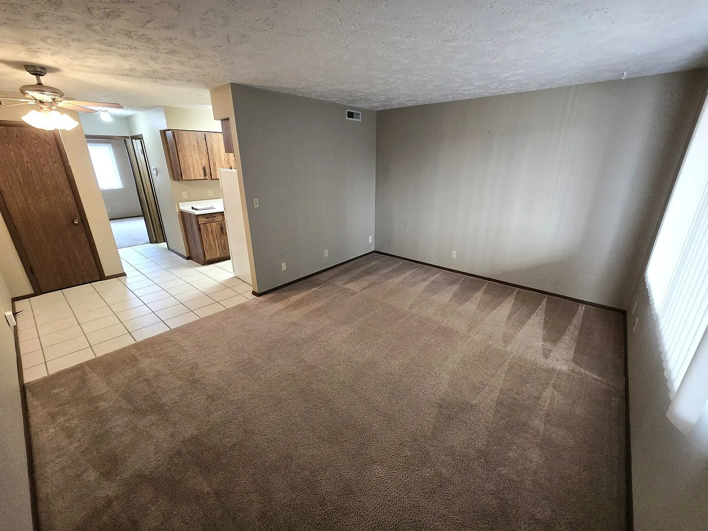 421 W. Saunders Avenue Apartments — Photo 3