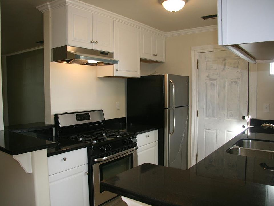 1st image of 519 Moorland St