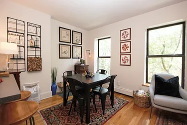 Rented by R New York