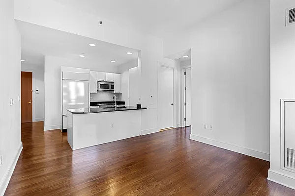 Rented by Nest Seekers International | media 3