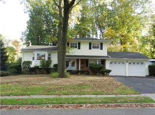 40 Driftwood Dr, Parlin, NJ 08859