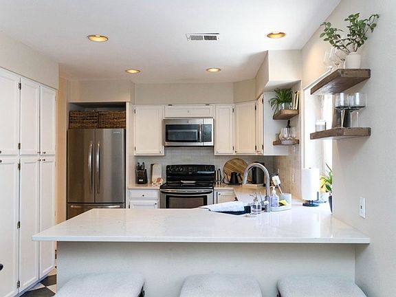 4th image of 2450 E 5th Ave Unit B