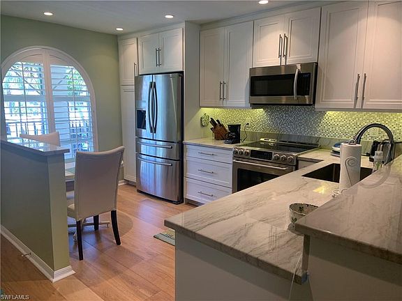 2nd image of 256 Deerwood Cir APT 9