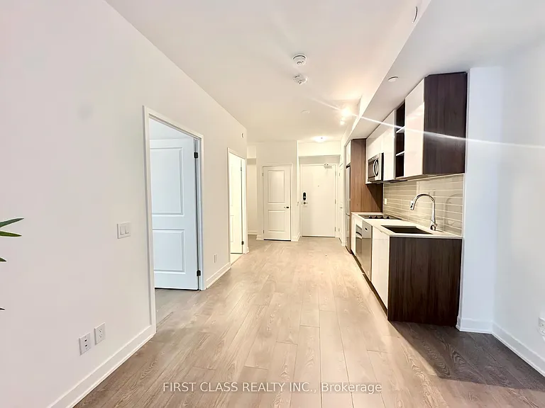 543 Richmond St W #820 — Photo 8