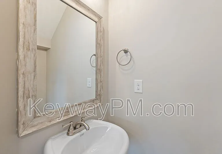 1115 Jolly Ln — Photo 9