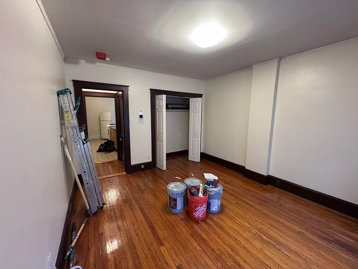 Building Photo - 162 Summer St #15