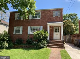 2704 13th St S APT 1, Arlington, VA 22204