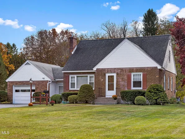 13 Droms Rd Ext, Glenville, NY 12302