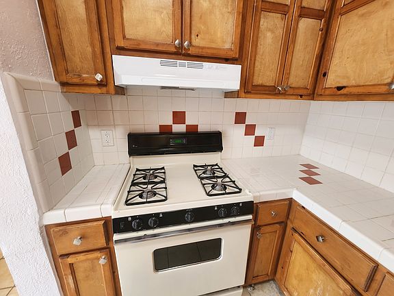 5th image of 1172 N Kingsley Dr APT 200