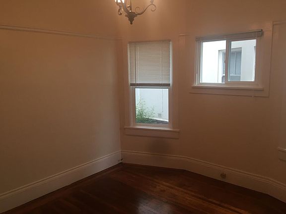 4th image of 1931 Oak St APT 1