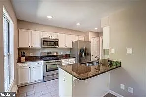 353 Barnfield Sq NE — Photo 10