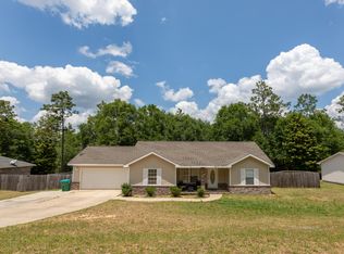 327 Lakeview Dr, Crestview, FL 32536
