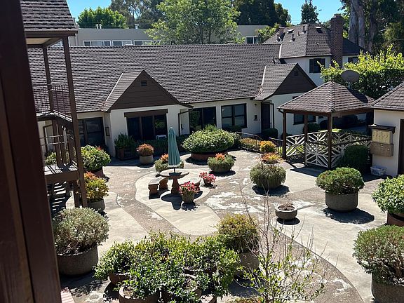 common courtyard