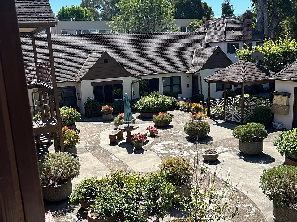 common courtyard