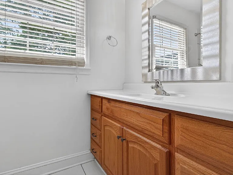 636 N Wilkinson Dr — Photo 25