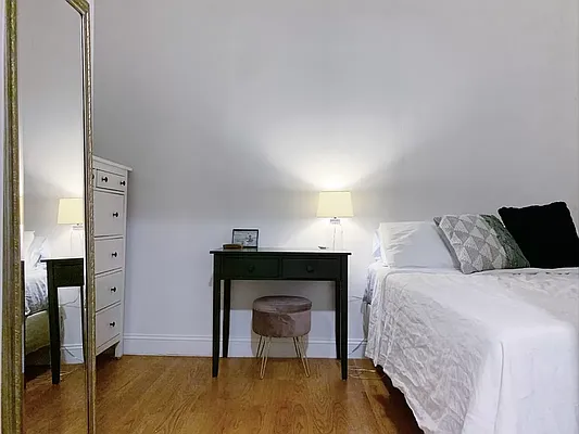 Rented by Compass | media 22