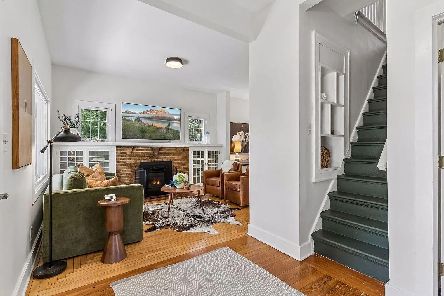 4 bed, 3.0 bath, 1776 sqft, $5,902 — Photo 3