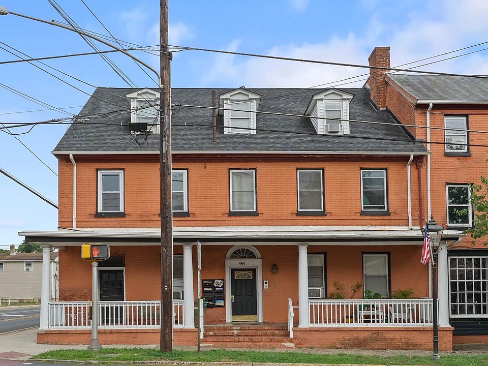 1st image of 98 Hanover St #6