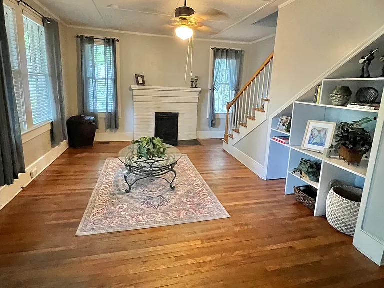 511 S Walker St — Photo 6